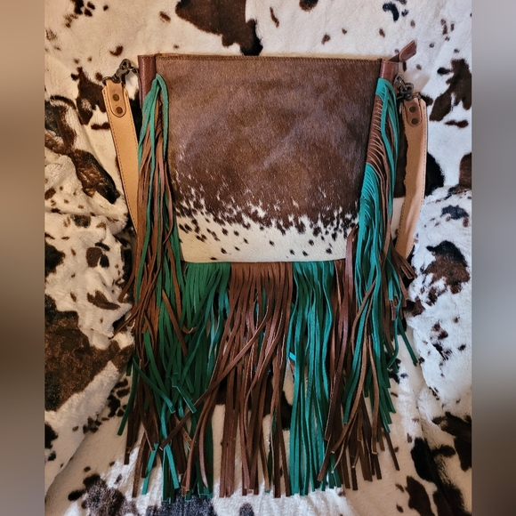 American Darling Crossbody - Picture 2 of 5